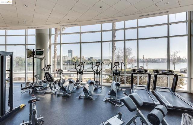 1 Lakeside Dr, Oakland CA: https://media.crmls.org/mediaz/45b2c800-38fd-47d8-8d0e-2955a117f55f.jpg