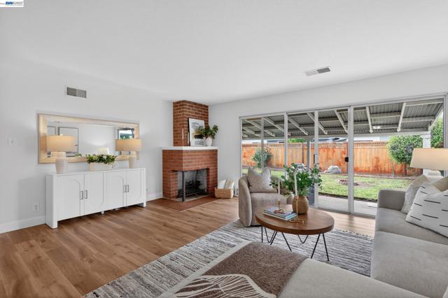 Image 5 of 32 For 15753 Via Sonata