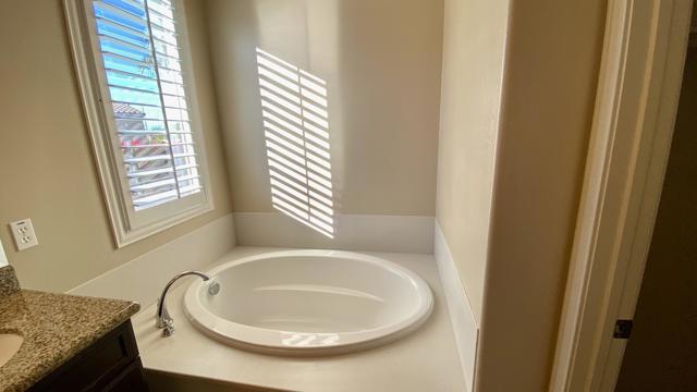 81451 Corte Pipilla, Indio CA: https://media.crmls.org/mediaz/45b3317f-1822-4c3b-8990-bfeb75c47753.jpg