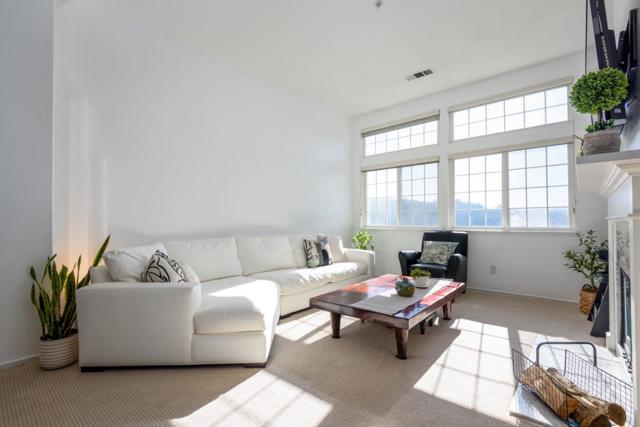 129 Outlook Circle, Pacifica CA: https://media.crmls.org/mediaz/45b3e135-38e9-42e8-a8b1-465fb2660e79.jpg