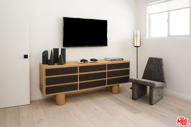 8917 W Cynthia Street, West Hollywood CA: https://media.crmls.org/mediaz/45b3f7e5-57ae-4bc8-b3ff-a2801aa5c74e.jpg