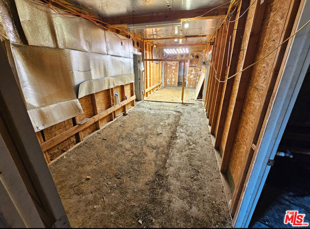 31576 Emerald Road, Lucerne Valley CA: https://media.crmls.org/mediaz/45b443d2-608b-4d9d-a869-40b1efed8e19.jpg