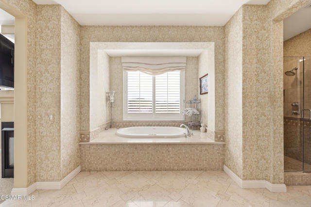 Image 71 of 100 For 5068 Shady Trail Street