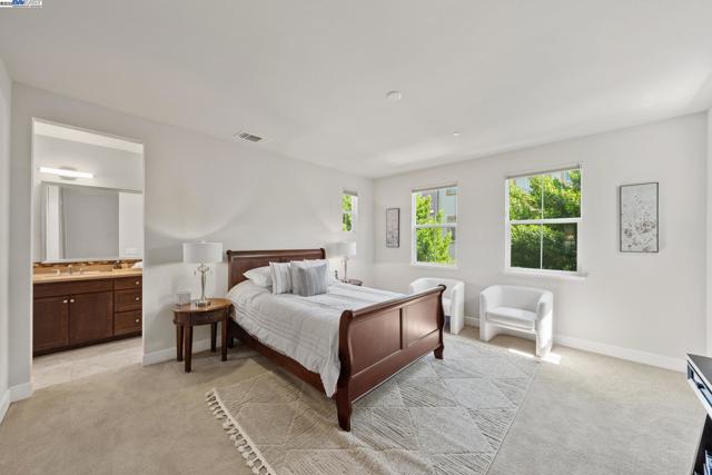 454 Persimmon Common, Livermore CA: https://media.crmls.org/mediaz/45b5a8de-8a53-4ac4-999b-632387fca038.jpg