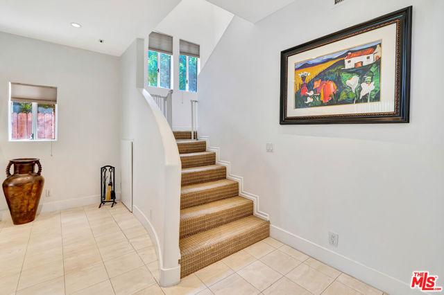 14916 Hesby Street, Sherman Oaks CA: https://media.crmls.org/mediaz/45b6ca71-3908-464f-9cc3-827a6057f50a.jpg