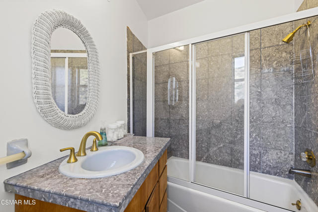 31505 Pacific Coast Highway, Malibu CA: https://media.crmls.org/mediaz/45b8f658-d963-4ce7-9e4c-c71f7704b5c1.jpg