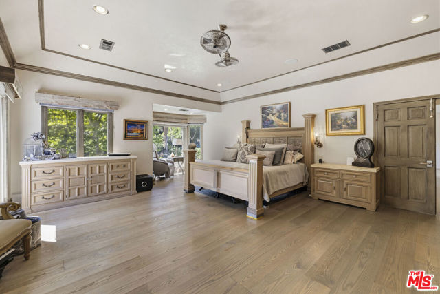 Image 28 of 64 For 26954 Whitehorse Place