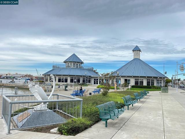 620 Kentucky St, Vallejo CA: https://media.crmls.org/mediaz/45b980d2-2c6d-47ec-81fa-549ad441fac7.jpg