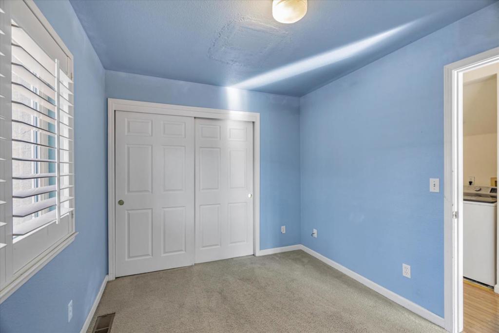 https://media.crmls.org/mediaz/45ba8d82-0bff-4a78-8cb7-77381bfec5dd.jpg?preset=X-Large