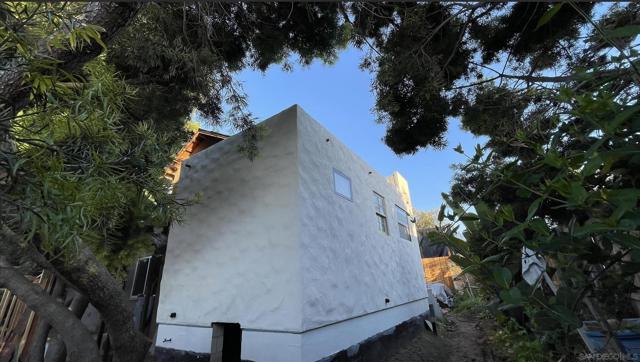 366 Palm Ave, Chula Vista CA: https://media.crmls.org/mediaz/45ba9568-38c7-4a8c-975c-0be5e6707ccd.jpg