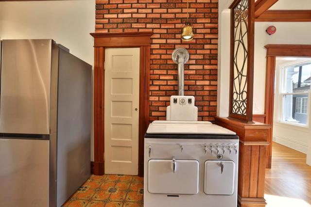 73 S 15th Street, San Jose CA: https://media.crmls.org/mediaz/45bac9f2-c972-4328-9fb2-6bb703fa1632.jpg