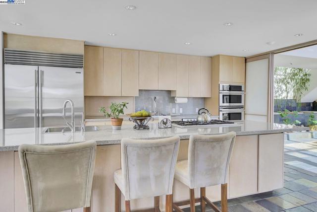 319 Tappan Ter, Orinda CA: https://media.crmls.org/mediaz/45bb4fe0-0db0-4905-a525-4007ffe1600e.jpg