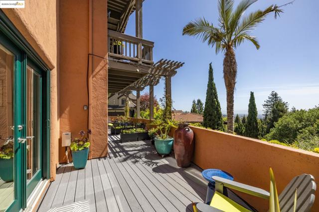 260 Alvarado Rd, Berkeley CA: https://media.crmls.org/mediaz/45bbe4c5-9650-4232-8a1e-6aad7e938ae6.jpg