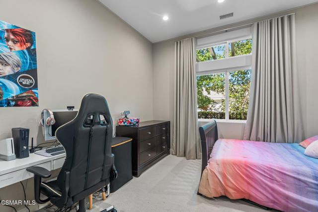 4953 Kilburn Court, Oak Park CA: https://media.crmls.org/mediaz/45bc5cd2-69f4-4be5-8242-ec1e6396e51d.jpg