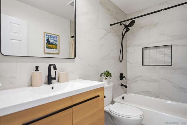 183 Plumosa Street, Oceanside CA: https://media.crmls.org/mediaz/45bc77c8-00c4-4481-8513-4e7e3bd2f205.jpg