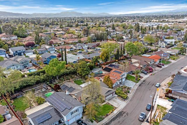 435 Ewing Drive, Pleasanton CA: https://media.crmls.org/mediaz/45bcfb21-735a-423d-b844-4d31f8a60c56.jpg