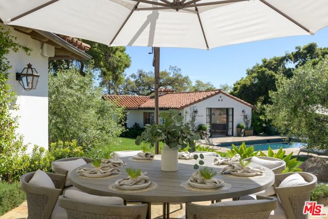 849 Ashley Road, Montecito CA: https://media.crmls.org/mediaz/45beb3b5-cce6-4cd0-a1b5-eacb1d92376b.jpg