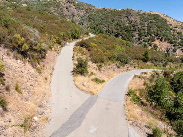 35005 Loma Chiquita Road, Los Gatos CA: https://media.crmls.org/mediaz/45bf3dfe-3737-47f3-81a1-9fb94f50dc11.jpg