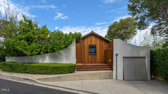 Detail Gallery Image 1 of 1 For 1817 Lucile Ave, Los Angeles,  CA 90026 - 2 Beds | 3 Baths