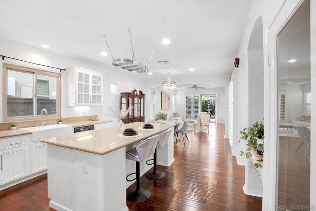 2361 porch swing st, Chula Vista CA: https://media.crmls.org/mediaz/45bffc47-4e91-429c-84f4-2ab1060c8696.jpg