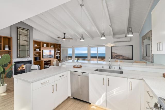 429 S Sierra Ave, Solana Beach CA: https://media.crmls.org/mediaz/45c0230a-8d88-4c1b-be1a-92f487ac9065.jpg