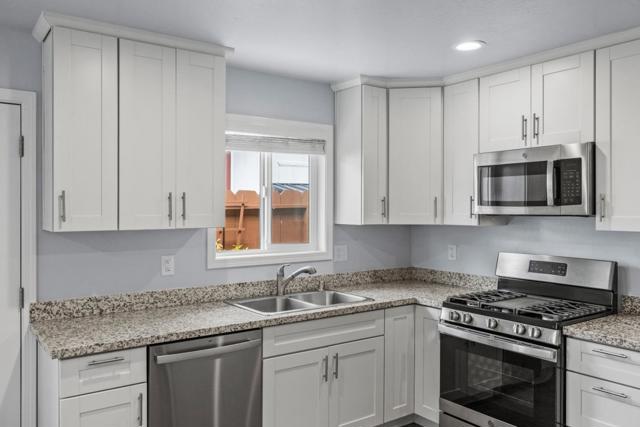 3248 Fitzgerald Circle, Marina CA: https://media.crmls.org/mediaz/45c0f68c-303d-492b-9cdb-964e8d1dacf6.jpg