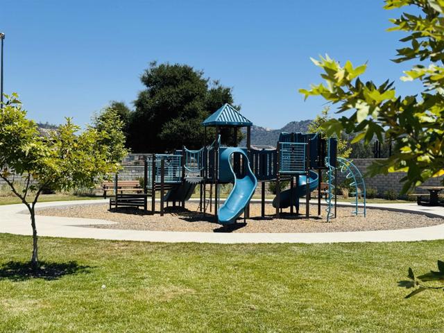 28223 Citrus Ct, Valley Center CA: https://media.crmls.org/mediaz/45c16c4d-405f-4ff2-b77e-f54aad65a6f6.jpg