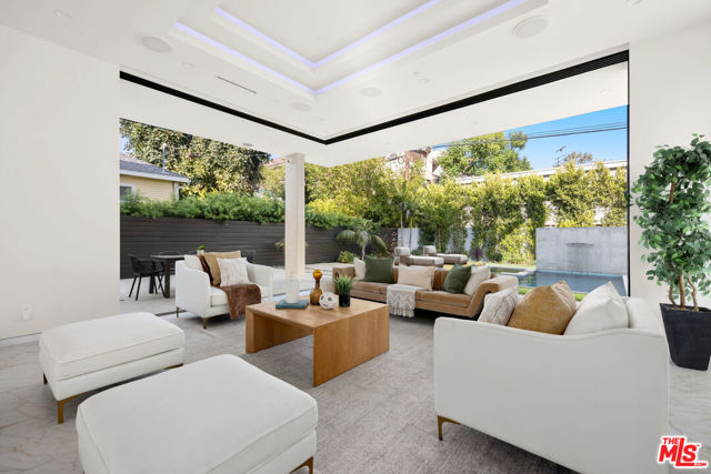 900 N Vista Street, Los Angeles CA: https://media.crmls.org/mediaz/45c17c58-e7f3-40a3-925b-fd83725c2e85.jpg