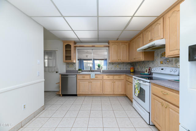 Detail Gallery Image 16 of 45 For 28129 Village 28, Camarillo,  CA 93012 - 3 Beds | 2 Baths