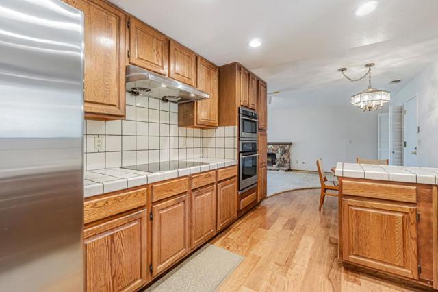 126 Saint Joan Lane, Pleasant Hill CA: https://media.crmls.org/mediaz/45c253b4-3b95-4f32-9daf-8b9802cc596c.jpg