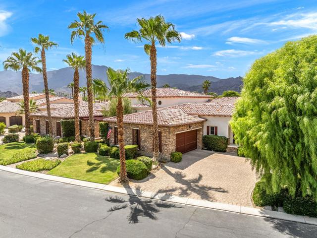 54195 Alysheba Drive, La Quinta CA: https://media.crmls.org/mediaz/45c29e1b-33fb-4801-b976-1a6fd3b88543.jpg