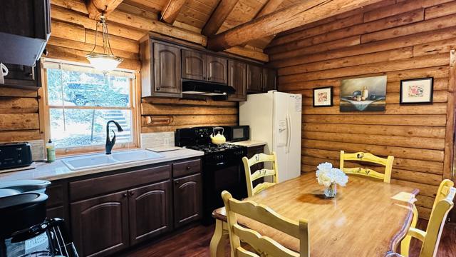 53341 Sherman Drive, Idyllwild CA: https://media.crmls.org/mediaz/45c35414-6739-43ff-a869-9ba172496e7a.jpg