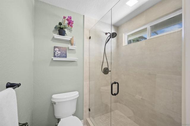 1510 2 Orangeview Dr,  CA: https://media.crmls.org/mediaz/45c38ac6-1d34-4f75-93bf-21a660ae772b.jpg
