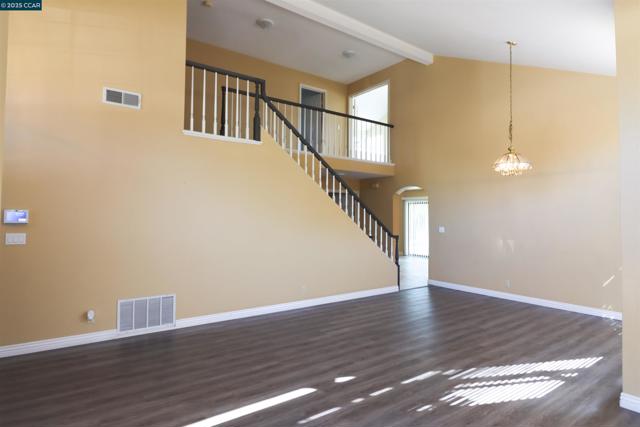 4632 Country Hills Dr, Antioch CA: https://media.crmls.org/mediaz/45c3ca0f-19d9-4209-8a3f-bac072315fe3.jpg