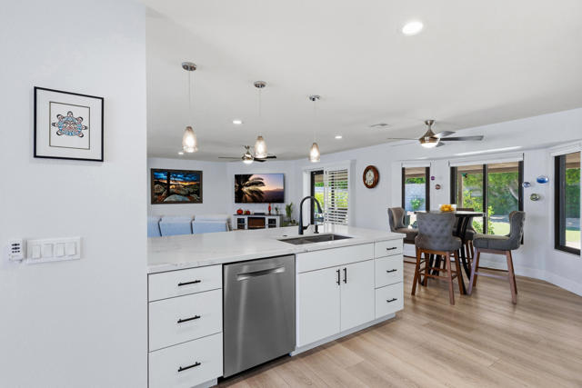2073 Acacia Road W, Palm Springs, CA 92262