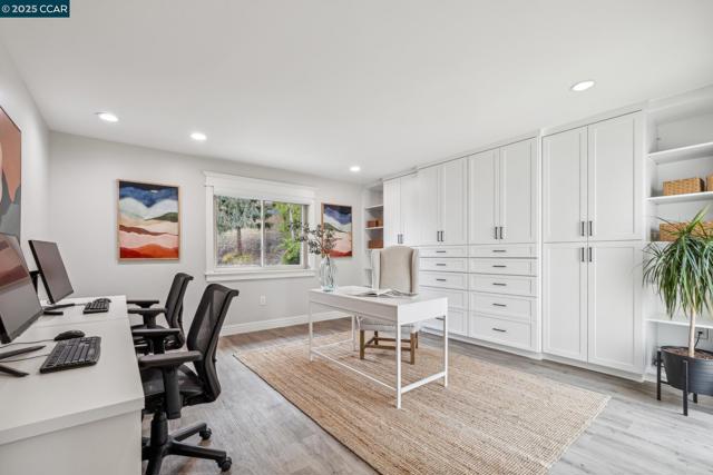 1019 Silverhill Drive, Lafayette CA: https://media.crmls.org/mediaz/45c43999-6130-484d-b701-f5ca8fe9caeb.jpg