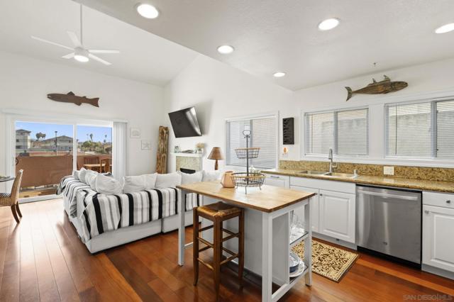 Image 4 of 18 For 700 Seacoast Dr