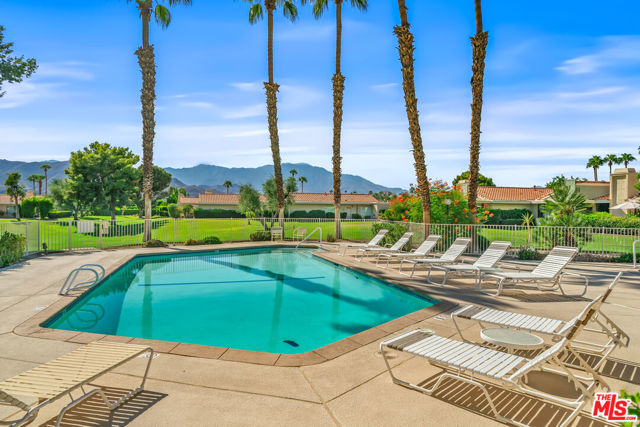 72305 Rodeo Way, Rancho Mirage CA: https://media.crmls.org/mediaz/45c55828-b5e4-4e6b-b4b9-1e0c99d6ea29.jpg