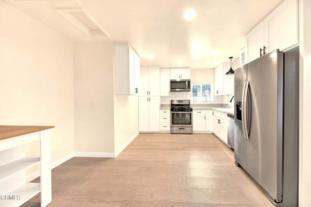 Detail Gallery Image 10 of 24 For 3330 Thorpe Ave, Los Angeles,  CA 90065 - 3 Beds | 2 Baths