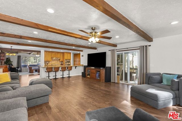1197 Oriole Road, Wrightwood CA: https://media.crmls.org/mediaz/45c5b49d-ecd9-4b64-9002-ec79f9502642.jpg