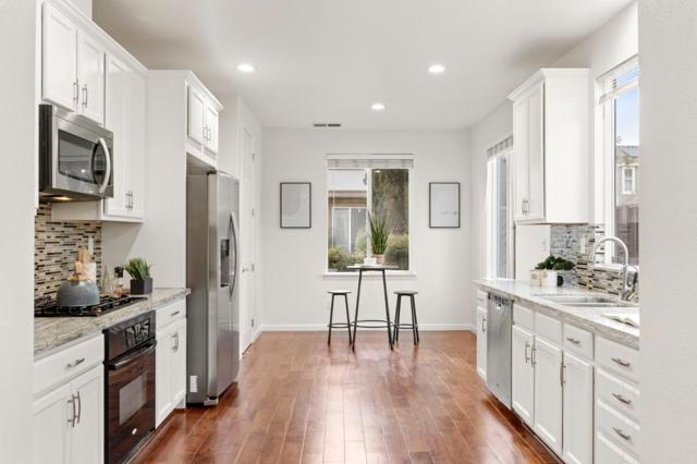 325 Toscana Way, Hayward CA: https://media.crmls.org/mediaz/45c7c665-2ef6-4430-8ced-10cded2474ca.jpg