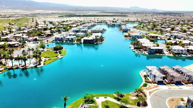 42798 Incantata Place, Indio CA: https://media.crmls.org/mediaz/45c7feab-fdeb-445c-bcb3-aa4034fc6960.jpg