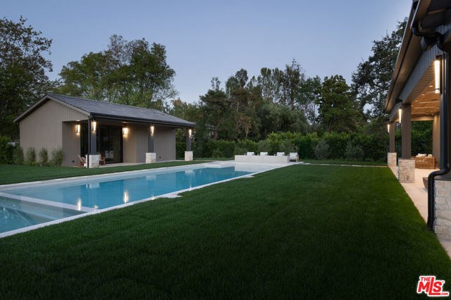 23615 Long Valley Road, Hidden Hills CA: https://media.crmls.org/mediaz/45c81392-06ac-4175-a3fd-63692e8999bf.jpg