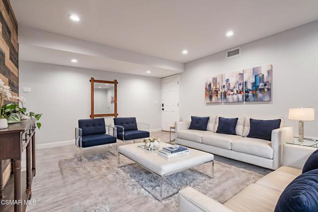2760 Royal Avenue, Simi Valley CA: https://media.crmls.org/mediaz/45c837a8-7eba-4822-b946-6188bd83e194.jpg