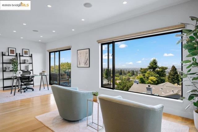 310 Pacific Ave, Piedmont CA: https://media.crmls.org/mediaz/45c8b1b2-42ff-467f-8fad-a725f3cc87fe.jpg
