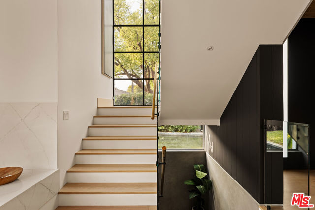 5988 W 76th Street, Los Angeles CA: https://media.crmls.org/mediaz/45c95fea-8286-4c3f-9035-aff9ebba60d0.jpg