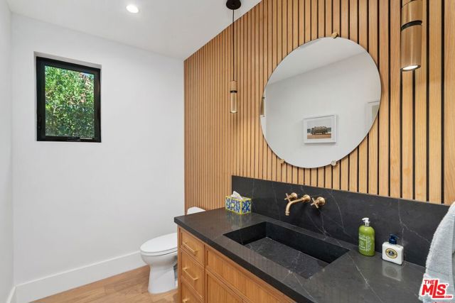 4937 Rubio Avenue, Encino CA: https://media.crmls.org/mediaz/45c9a124-7c7d-454f-91f5-83a2ebc9b50d.jpg