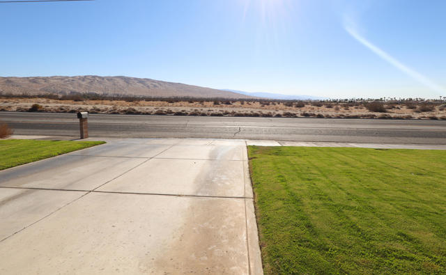 27185 Landau Boulevard, Cathedral City CA: https://media.crmls.org/mediaz/45c9a36d-cb03-4608-ad66-371ee1af92cc.jpg