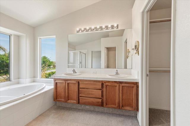 1446 Nottingham Circle, Los Banos CA: https://media.crmls.org/mediaz/45c9f195-c3c3-430d-9923-5693318dbb28.jpg