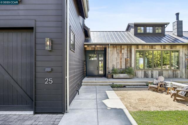 25 La Campana, Orinda CA: https://media.crmls.org/mediaz/45ca9ac9-d005-4445-bda1-e088e09d0d6b.jpg